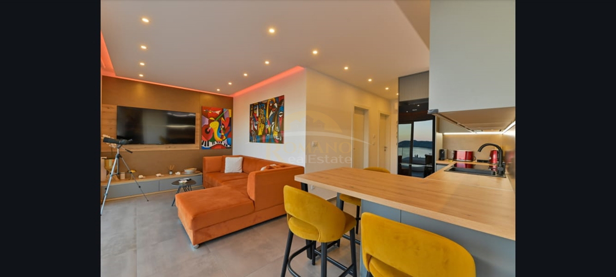 Attico di lusso a Okrug Gornji/Čiovo con terrazza sul tetto